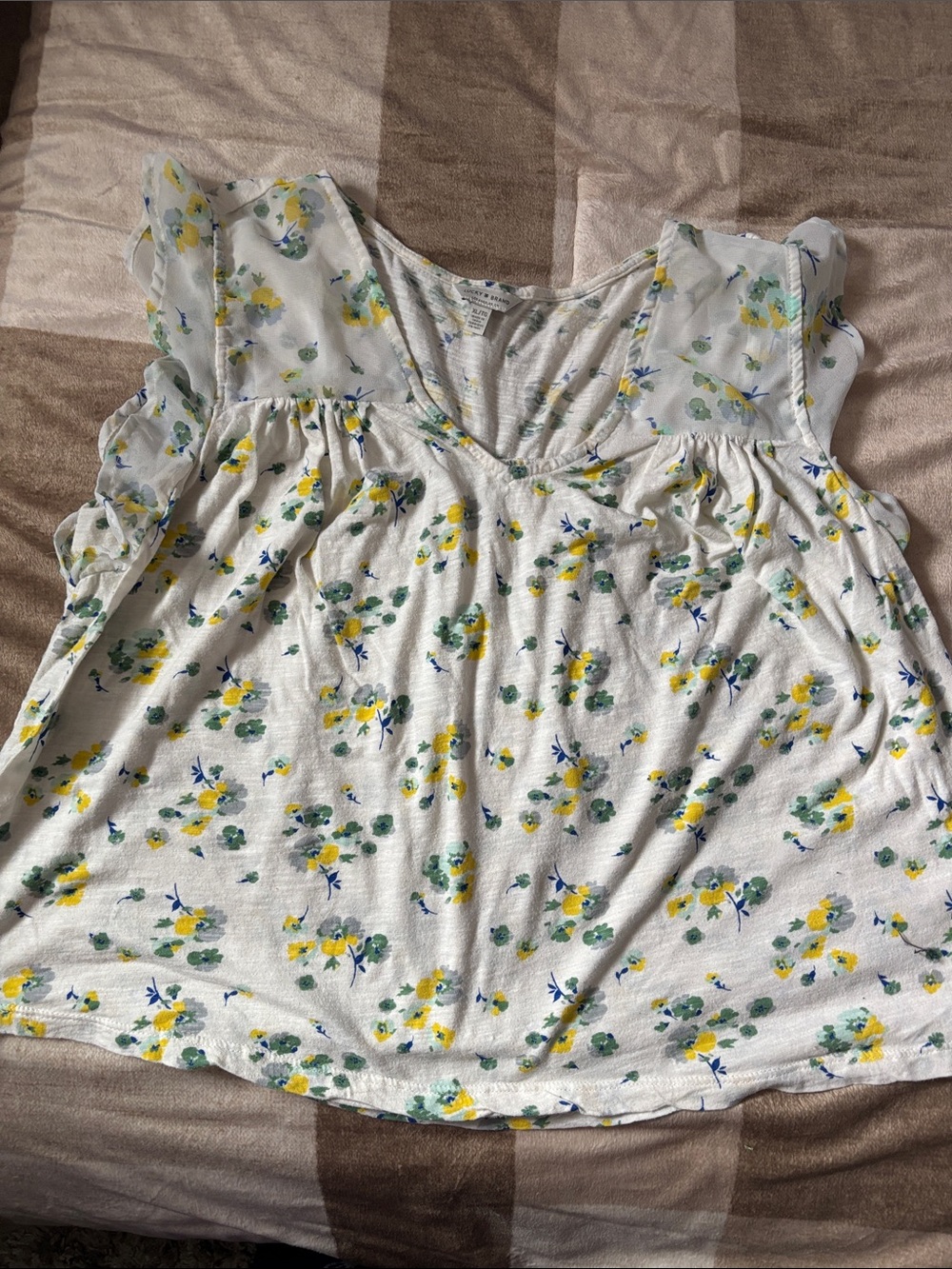 Lightweight White Floral V-Neck Women's Top
